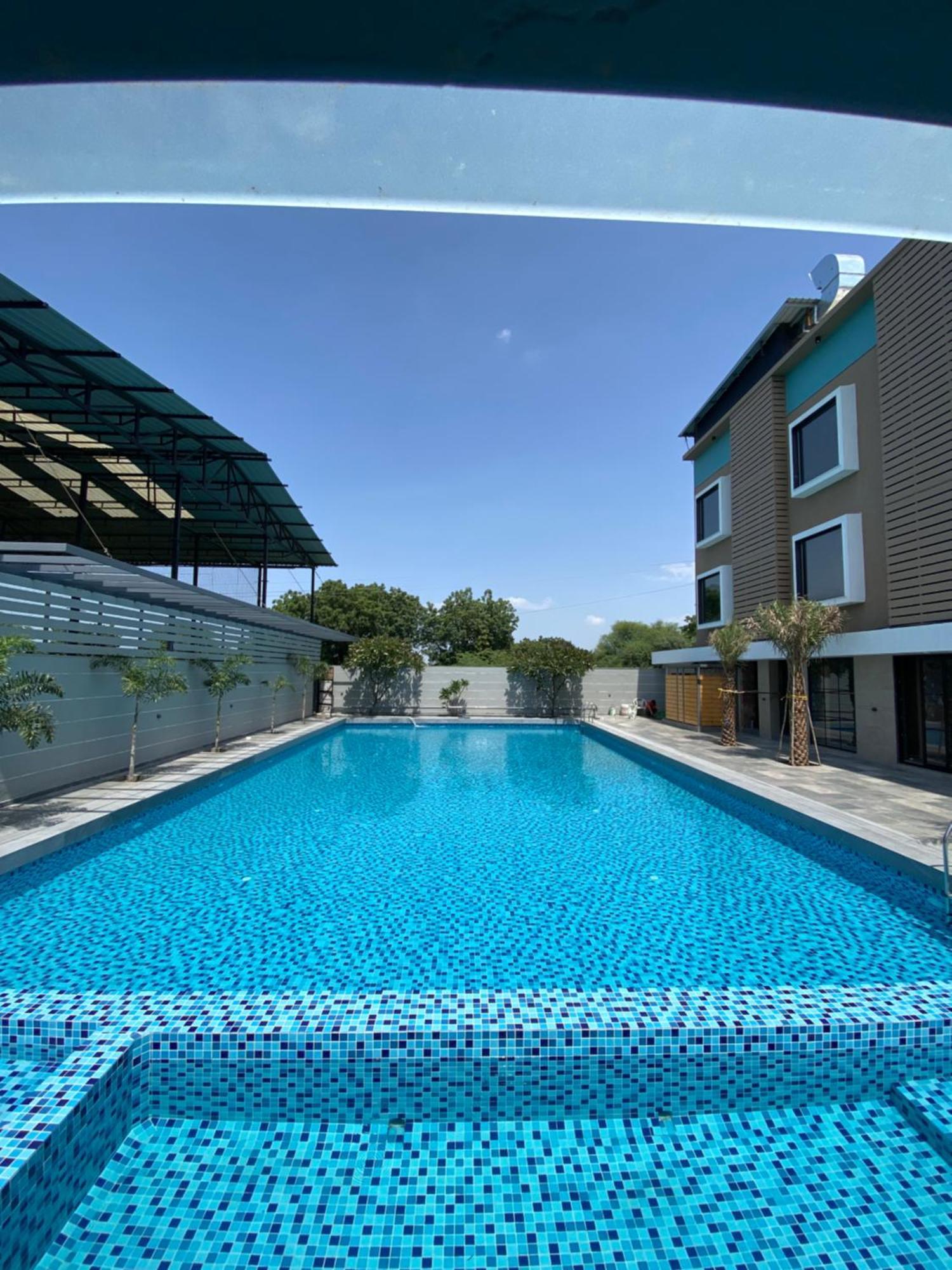 The Pavilion Park Resort Mālegaon 외부 사진